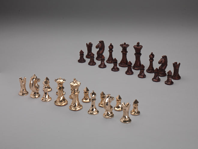 Multifaceted chess set in bronze, full 